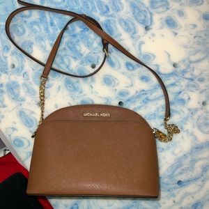 Micheal Kors crossbody purse